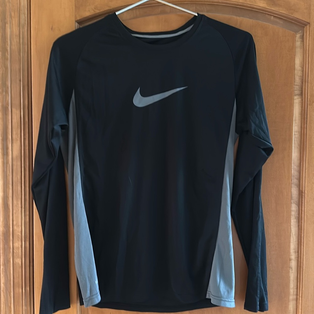 Nike Men’s Black Gray Long Sleeve Performance Shirt Size medium